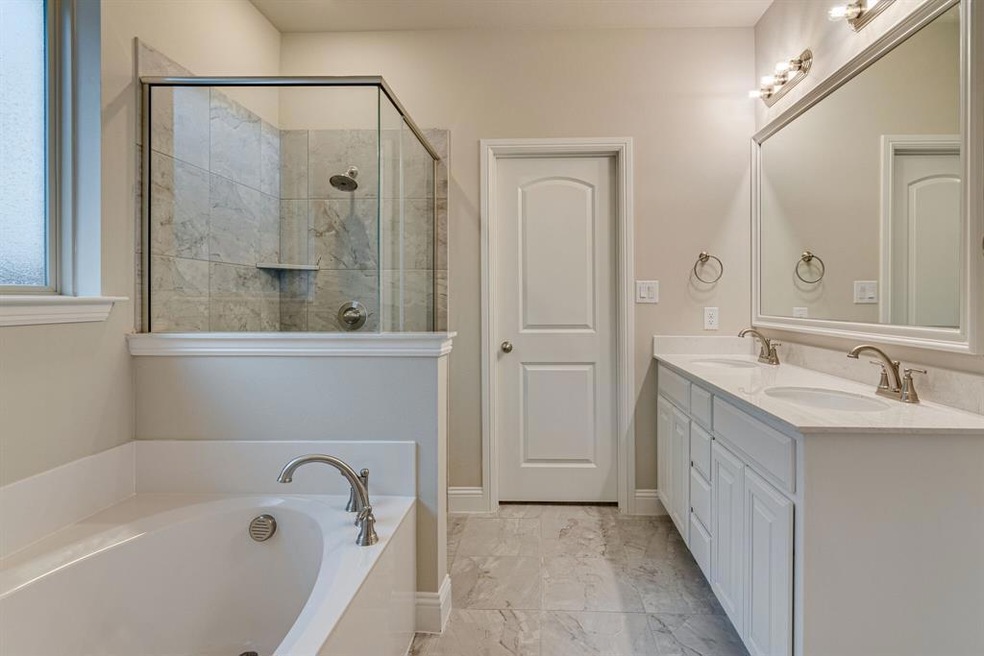 136 Colonial Dr, Joshua, TX 76058 - photo 1