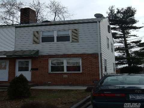 138-18 64th Ave, Flushing, NY 11367 - photo 1