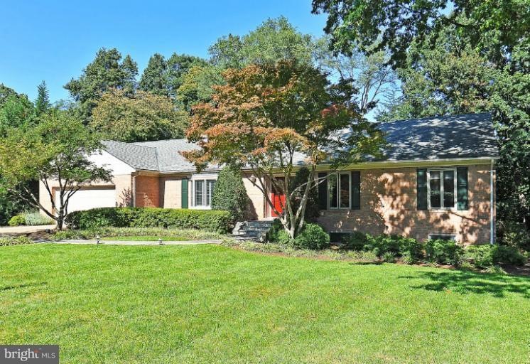 1910 Windmill Ln, Alexandria, VA 22307 - photo 1