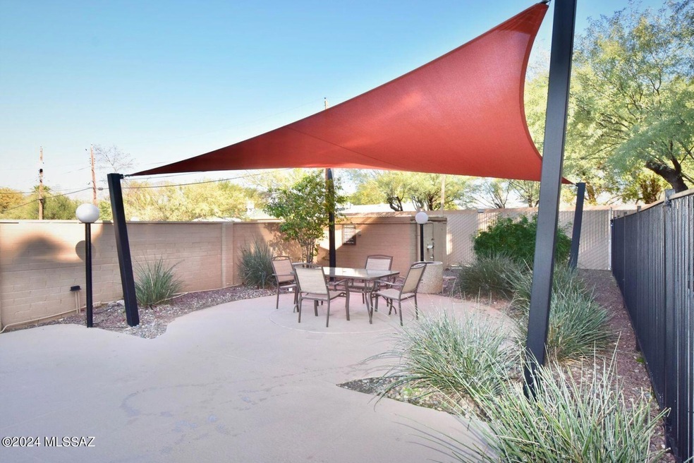 811 E Prince Rd unit 205, Tucson, AZ 85719 - photo 1