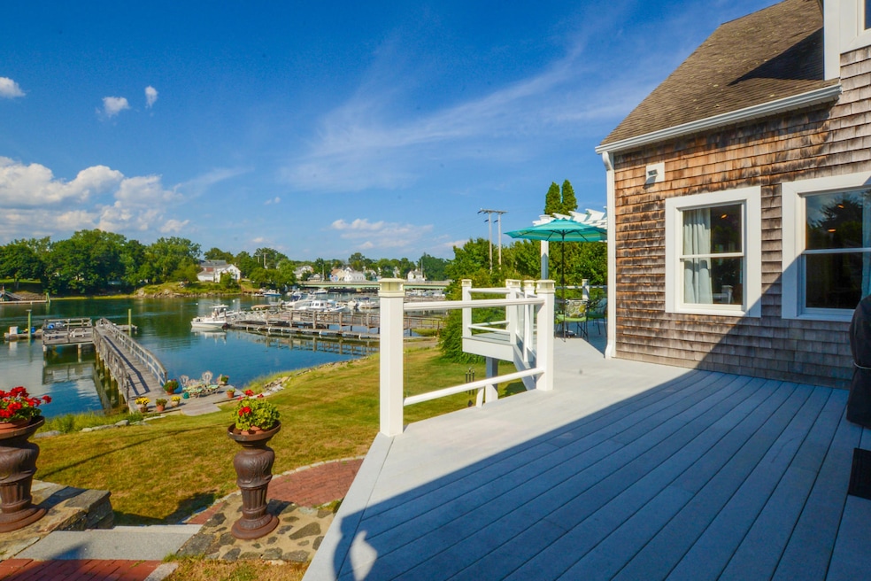 22 Badgers Island W, Kittery, ME 03904 - photo 1