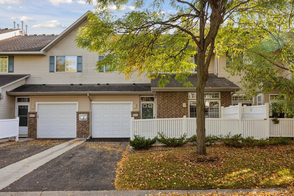 8439 Cortland Rd unit 136, Eden Prairie, MN 55344 - photo 1