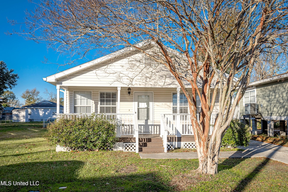 197 Bellman St, Biloxi, MS 39530 - photo 1