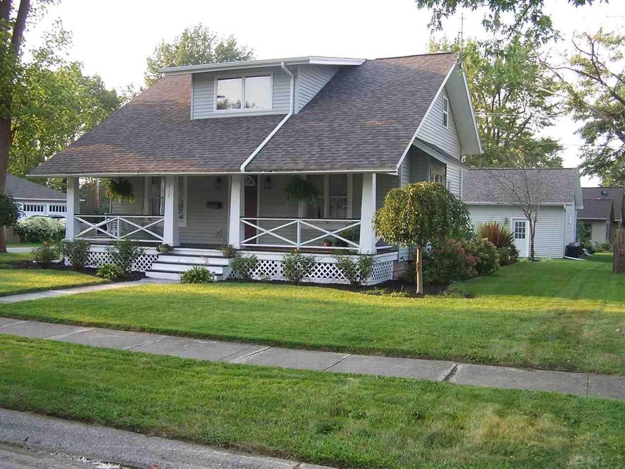 717 Clark St, Berne, IN 46711 - photo 1