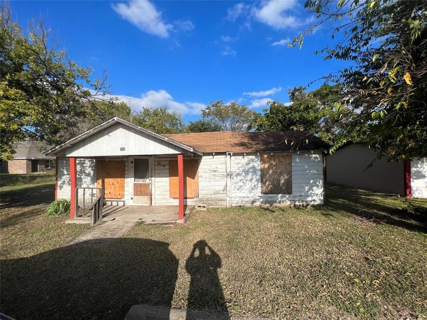 206 2nd St, Ennis, TX 75119 - photo 1