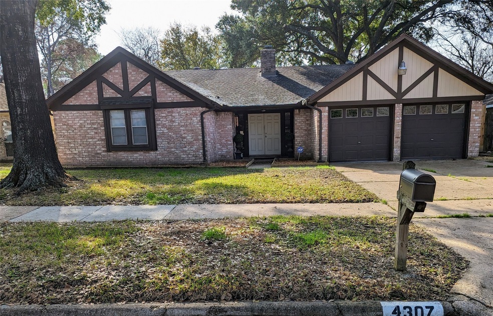 4307 Lemon Tree Ln, Houston, TX 77088 - photo 1