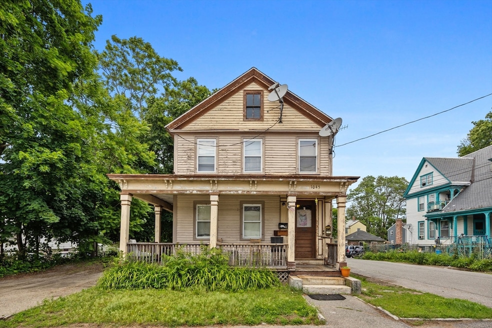 1045 Middlesex St, Lowell, MA 01851 - photo 1