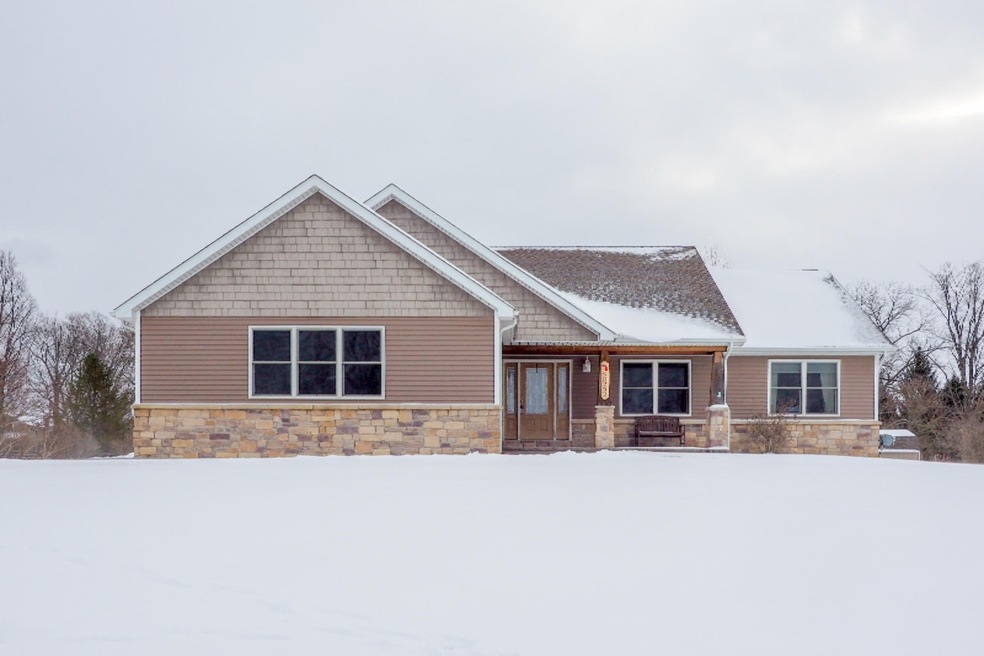 50252 Rebecca Drive-100