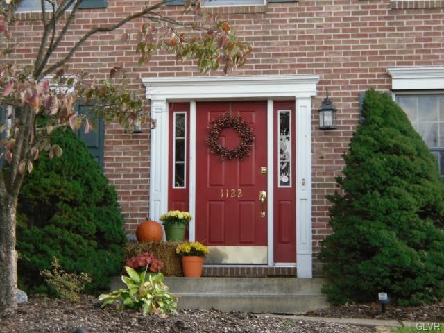 1122 Pennsylvania St, Whitehall, PA 18052 - photo 1