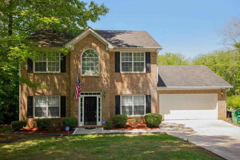 Welcome home to Brook Glen!