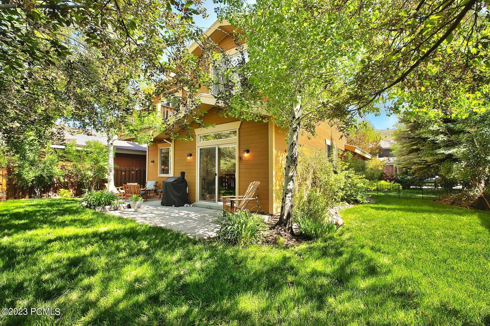 1-web-or-mls-1051 Station Loop Rd Park C