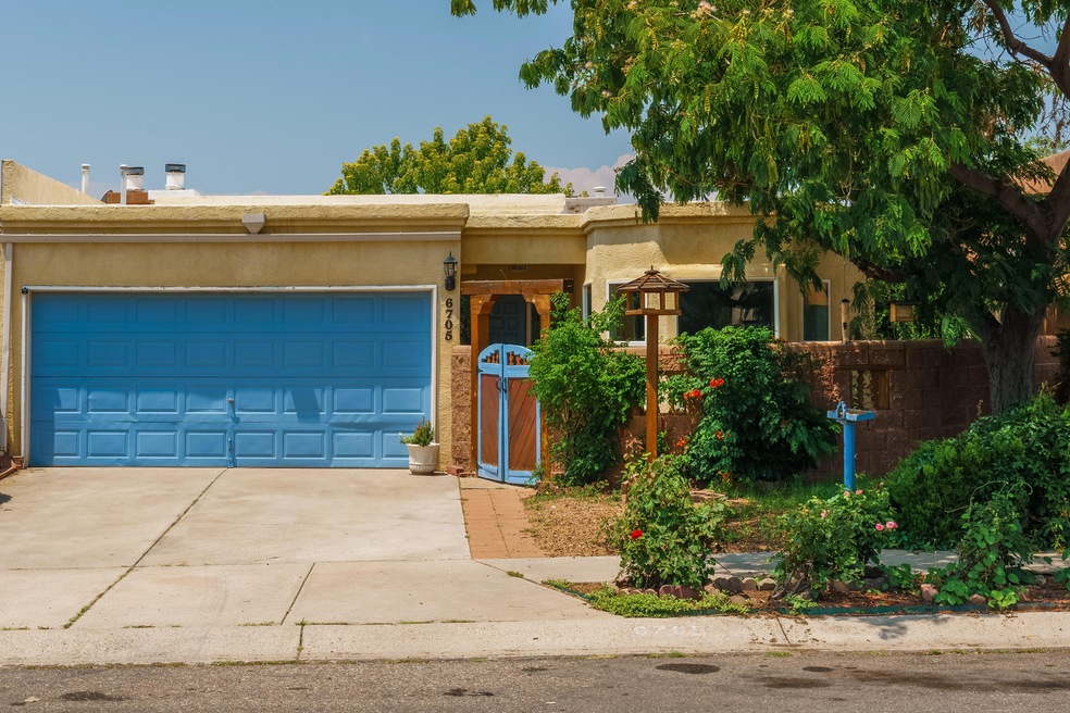 6705 Ruby St NE, Albuquerque, NM 87109 - photo 1