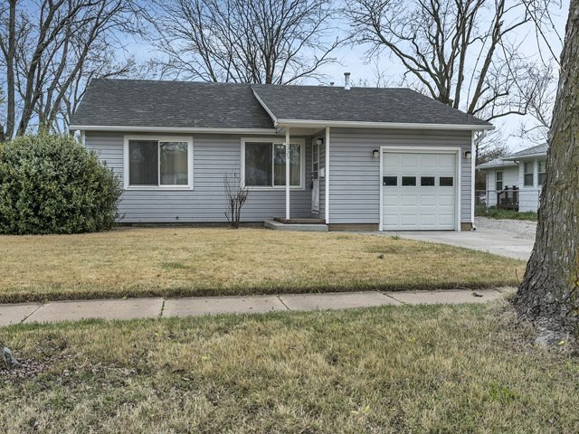 VINYL SIDING AND TRIPLE PANE REPLACEMENT WINDOWS