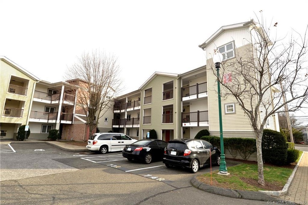 3250 Fairfield Ave Unit 322, Bridgeport, CT 06605 MLS 170358005