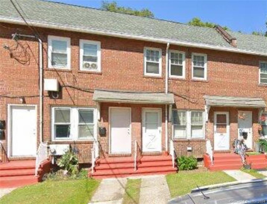 77 Alanson Rd, Bridgeport, CT 06607 - photo 1