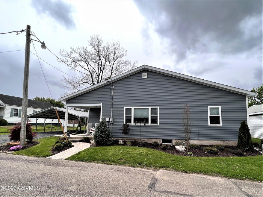 825 N Mercer St, Berwick, PA 18603 - photo 1