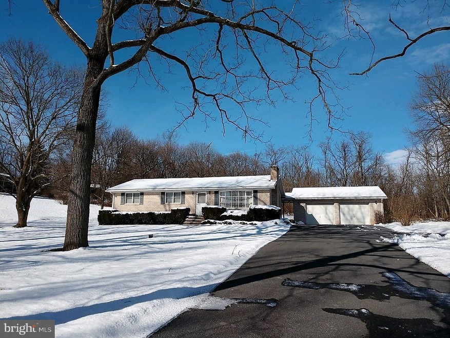 1307 State Line Rd, Waynesboro, PA 17268 - photo 1