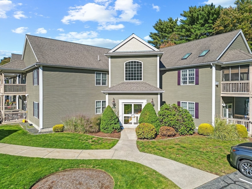 215 Longmeadow Rd unit 604, Taunton, MA 02780 - photo 1