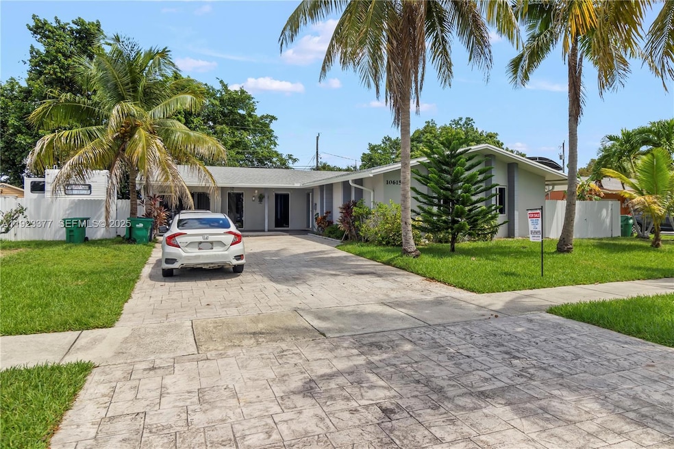 10615 SW 200th St, Cutler Bay, FL 33157 - photo 1