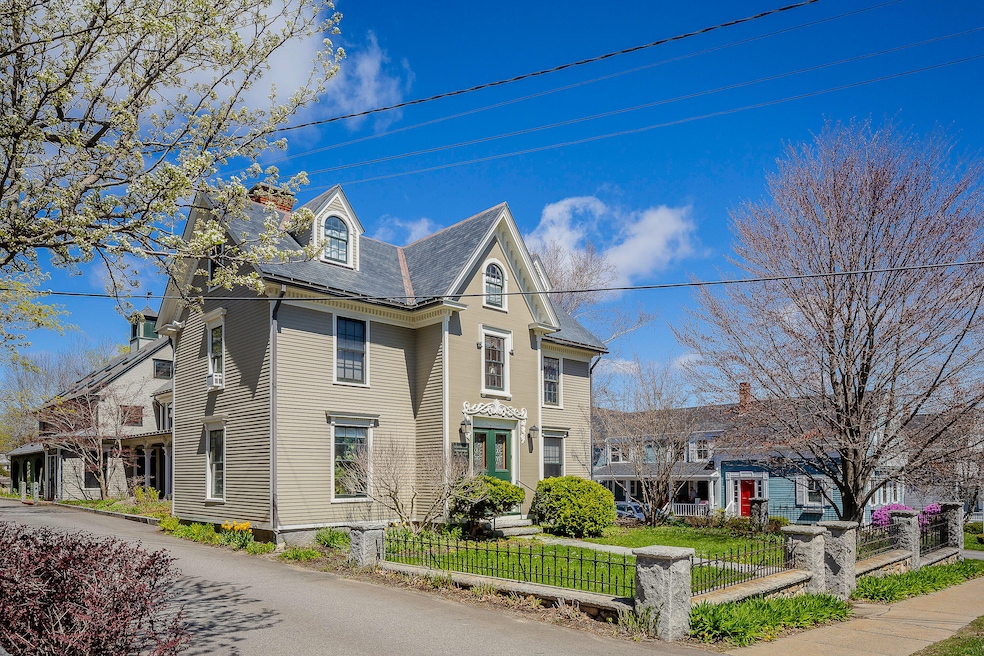 69 Elm St unit 200, Camden, ME 04843 - photo 1