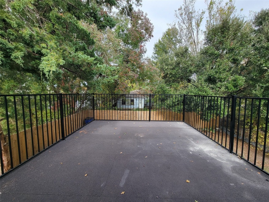 3911 Alice St unit B, Houston, TX 77021 - photo 1