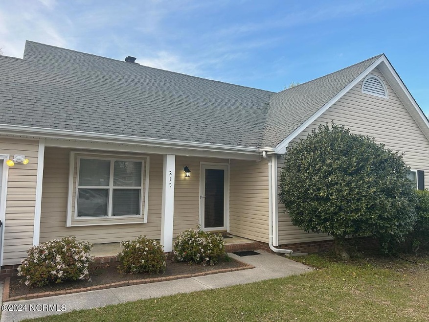 215 Audubon Dr, Jacksonville, NC 28546 - photo 1