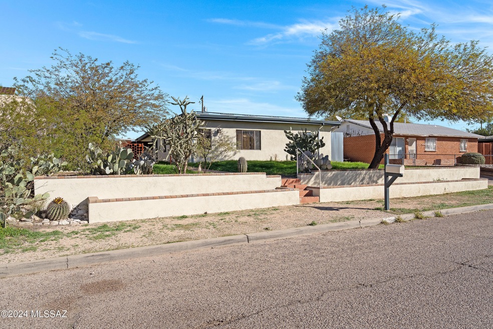 1 Front Yard-1 - Copy