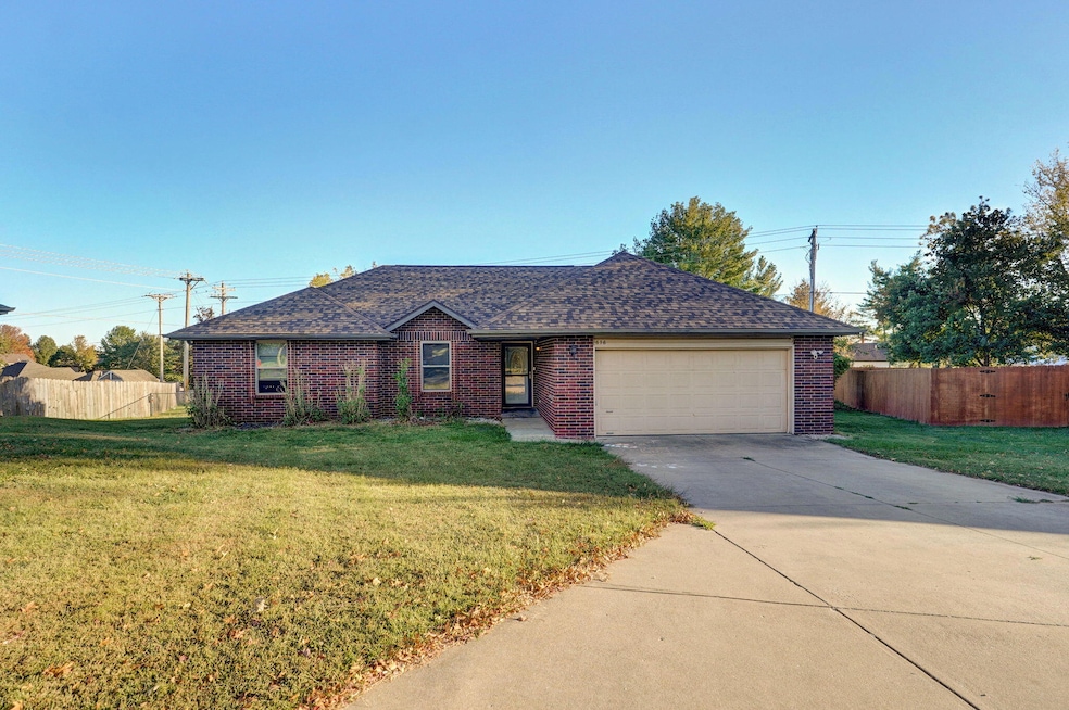 616 Baldknobber St-1