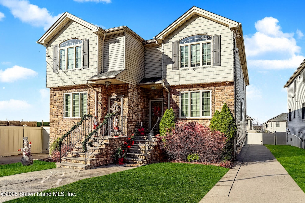 1352 Forest Hill Rd, Staten Island, NY 10314 - photo 1