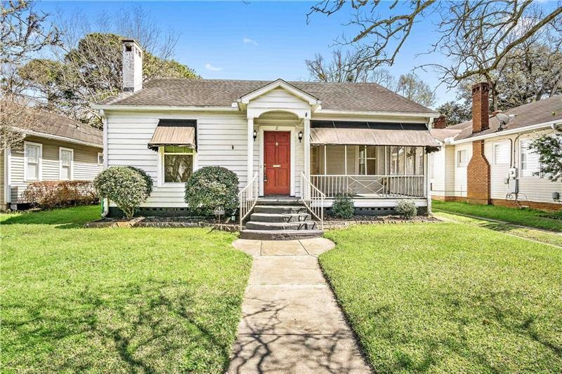 Cute cottage with a screened porch for Mobile summ