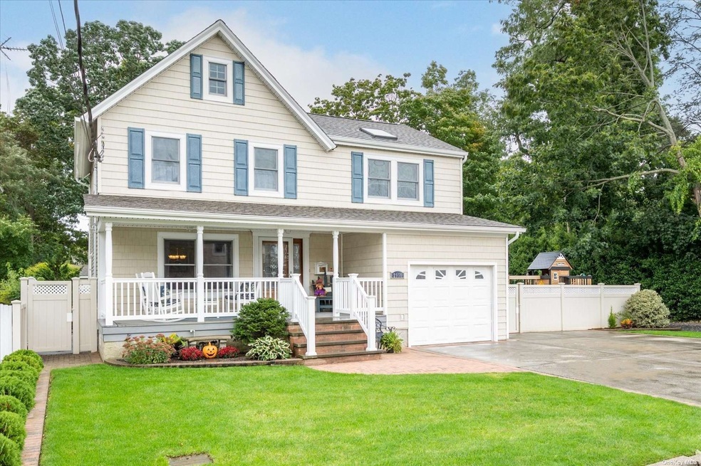 2950 Johnson Place, Wantagh, NY 11793 - photo 1