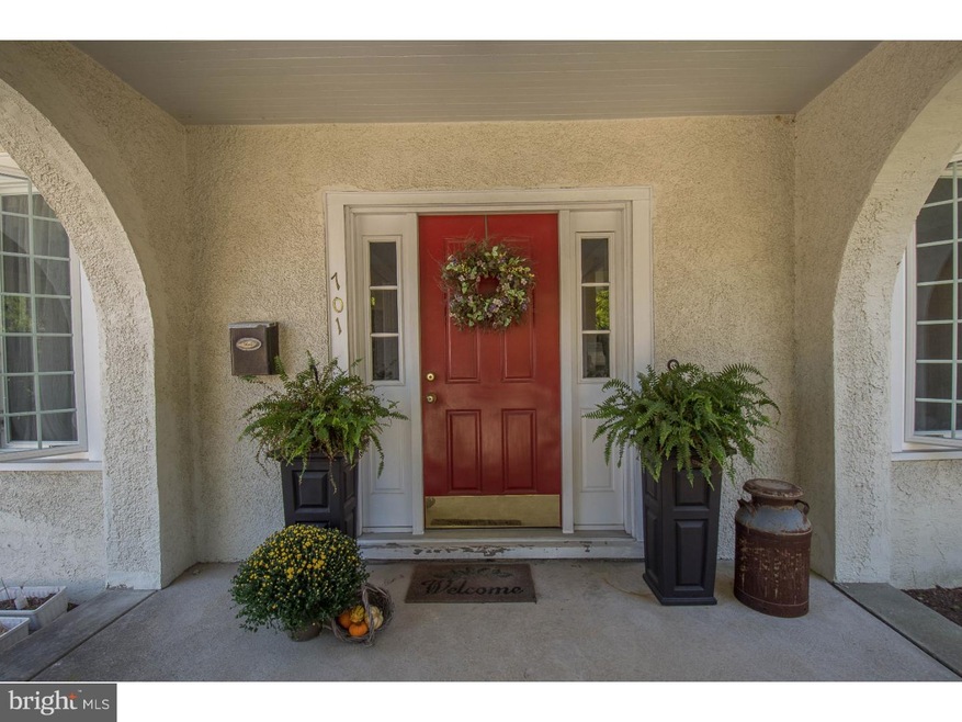 701 E Manoa Rd, Havertown, PA 19083 - photo 1