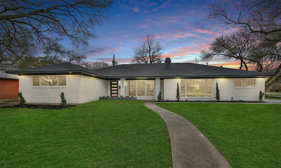 2119 Hewitt Dr, Houston, TX 77018 - photo 1