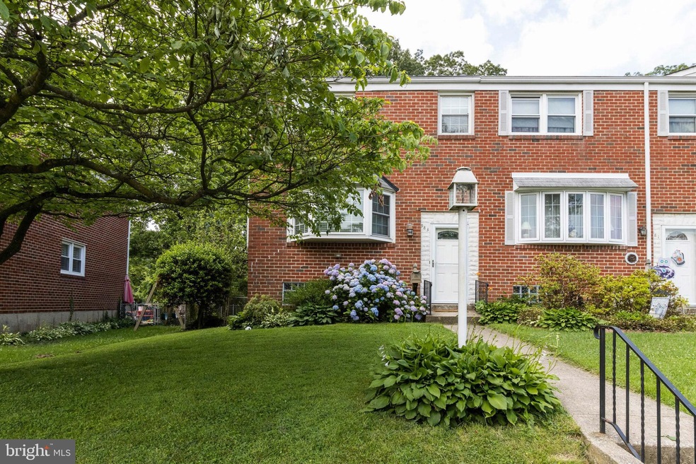 983 Circle Dr, Halethorpe, MD 21227 - photo 1