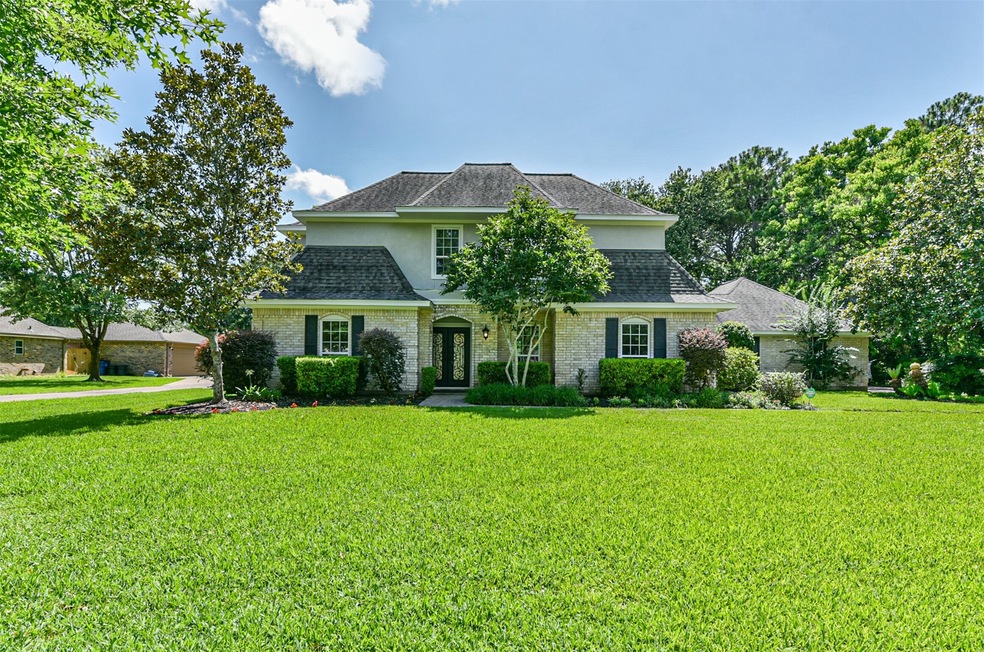 2104 Mckissick Dr, Friendswood, TX 77546 - photo 1