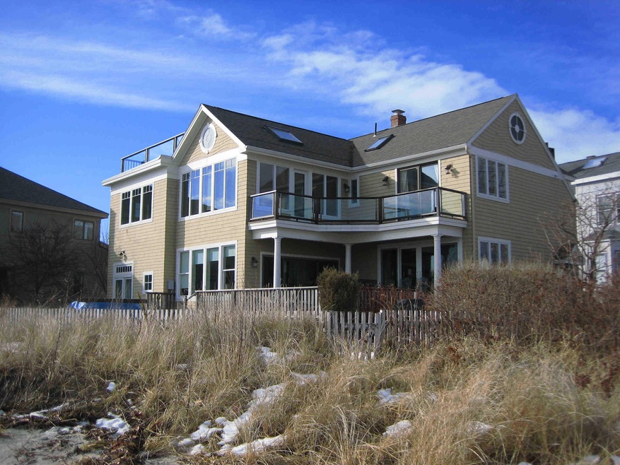 10 Myrtle Ave