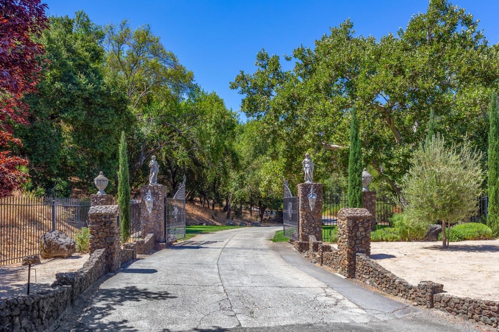 private gate to subdivision