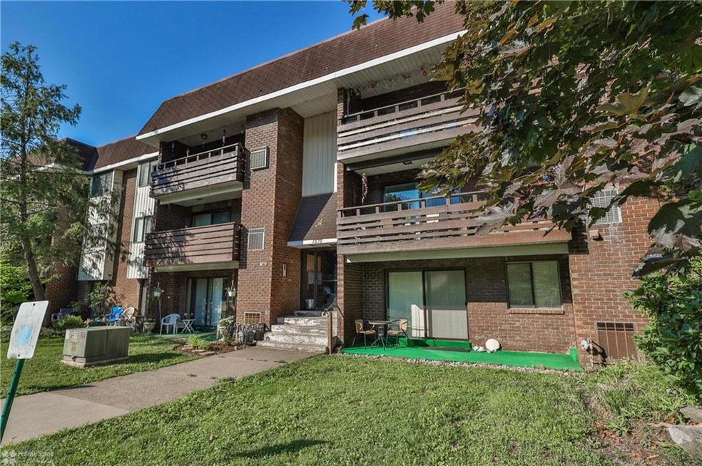 1575 Creekside Rd unit 8, Whitehall, PA 18052 - photo 1