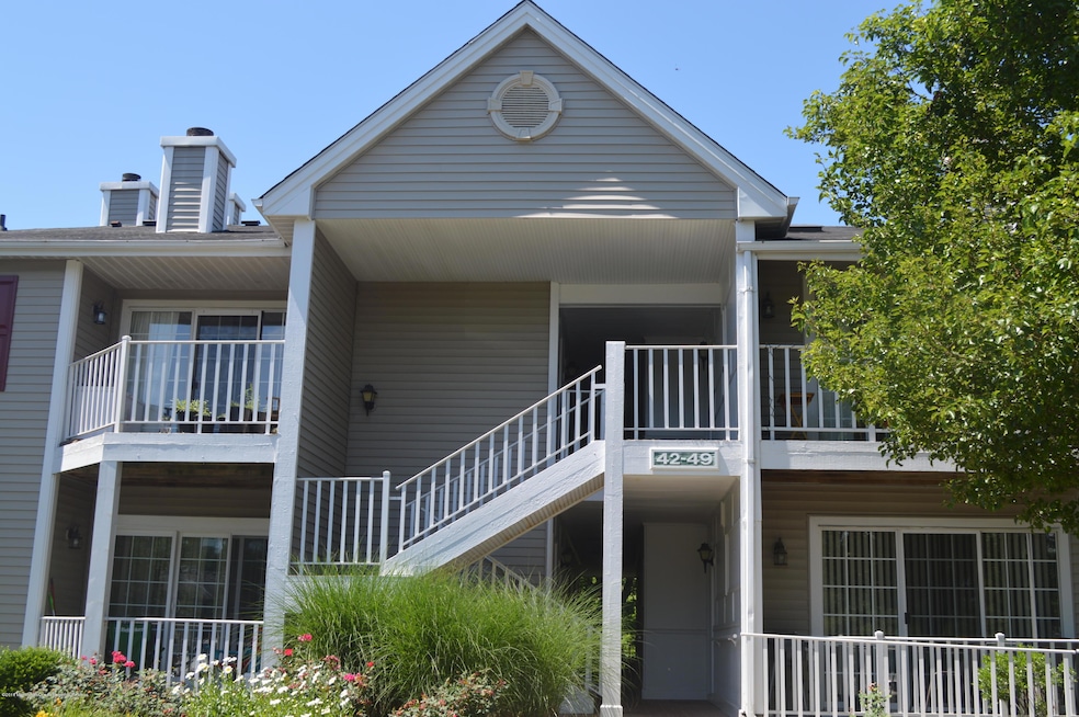 46 Players Cir, Tinton Falls, NJ 07724 - photo 1