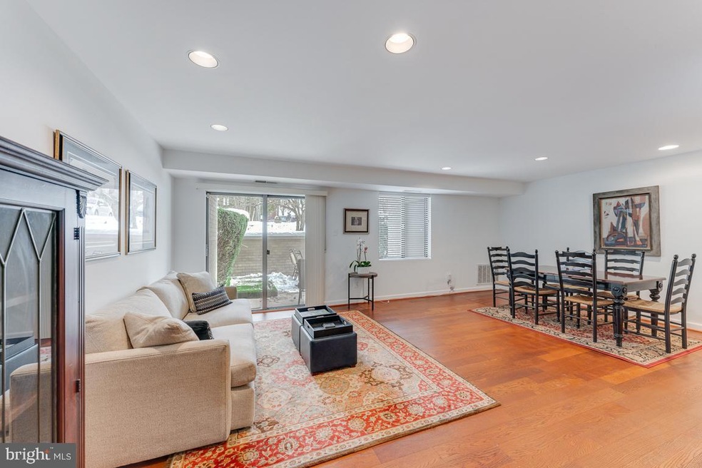 7425 Democracy Blvd unit 3, Bethesda, MD 20817 - photo 1