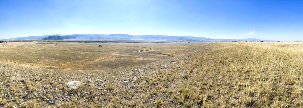 Panoramic view of Lot 1 with Gravelly Range in the