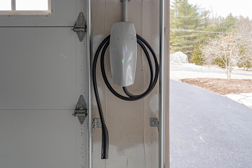 184 Back River Rd, Bedford, NH 03110 - photo 1