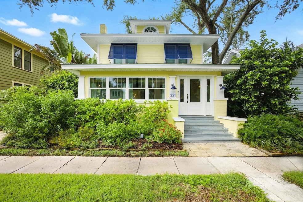221 13th Ave NE, Saint Petersburg, FL 33701 - photo 1