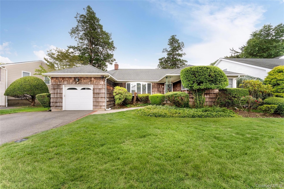 9 Eaton Rd, Syosset, NY 11791 - photo 1