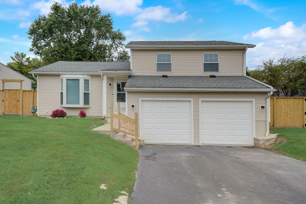 3-web-or-mls-Clement Dr-003