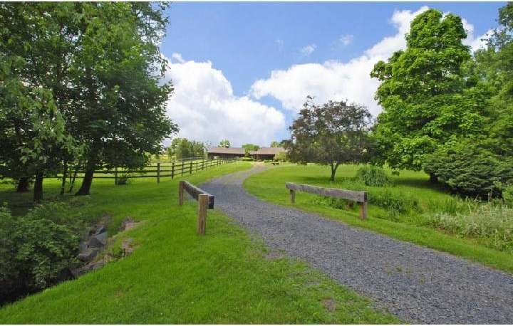 526 E Dark Hollow Rd, Pipersville, PA 18947 - photo 1