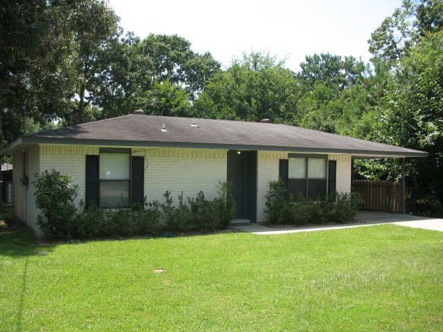 175 Falcon Ave, Lufkin, TX 75904 - photo 1