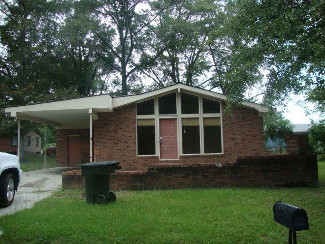 216 Spring St, McRae, GA 31055 - photo 1