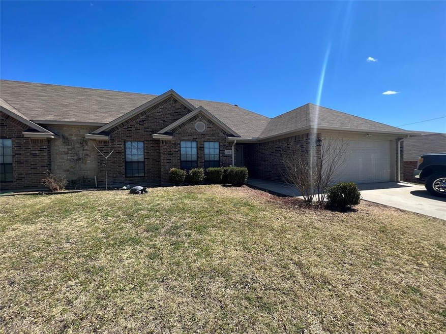 303 S Arthur St, Decatur, TX 76234 - photo 1