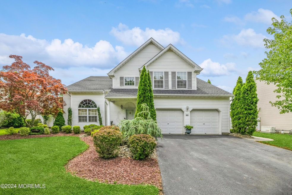 95 Nutmeg Rd, Matawan, NJ 07747 - photo 1